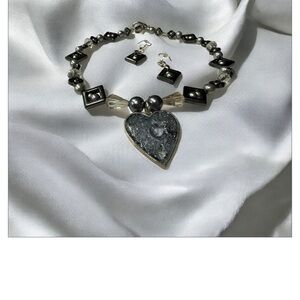 Pretty Metallic Heart Pendant Necklace and Earring Set